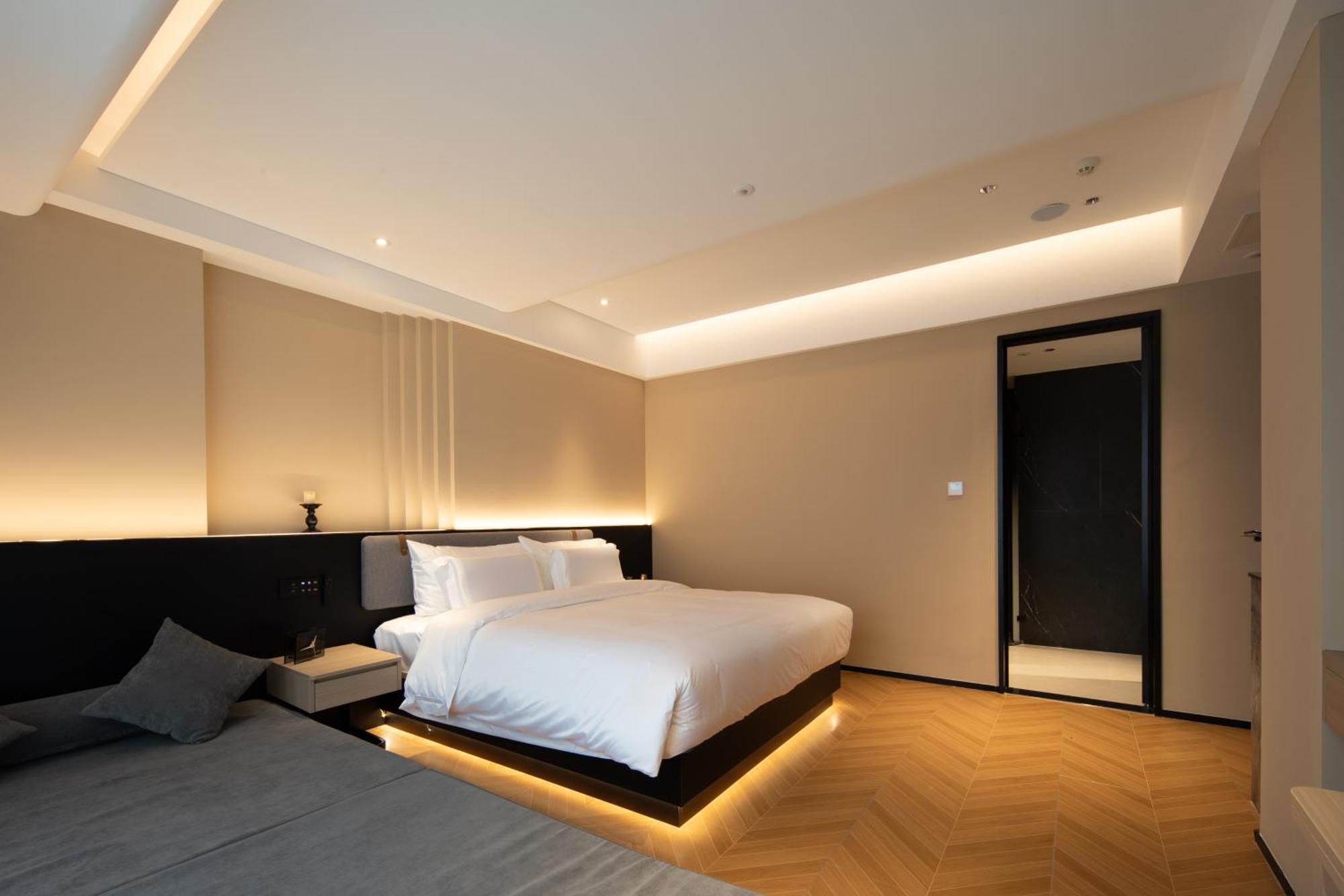 See You Soon At The Ritz Rose Summer Hotel Sanya Exterior photo