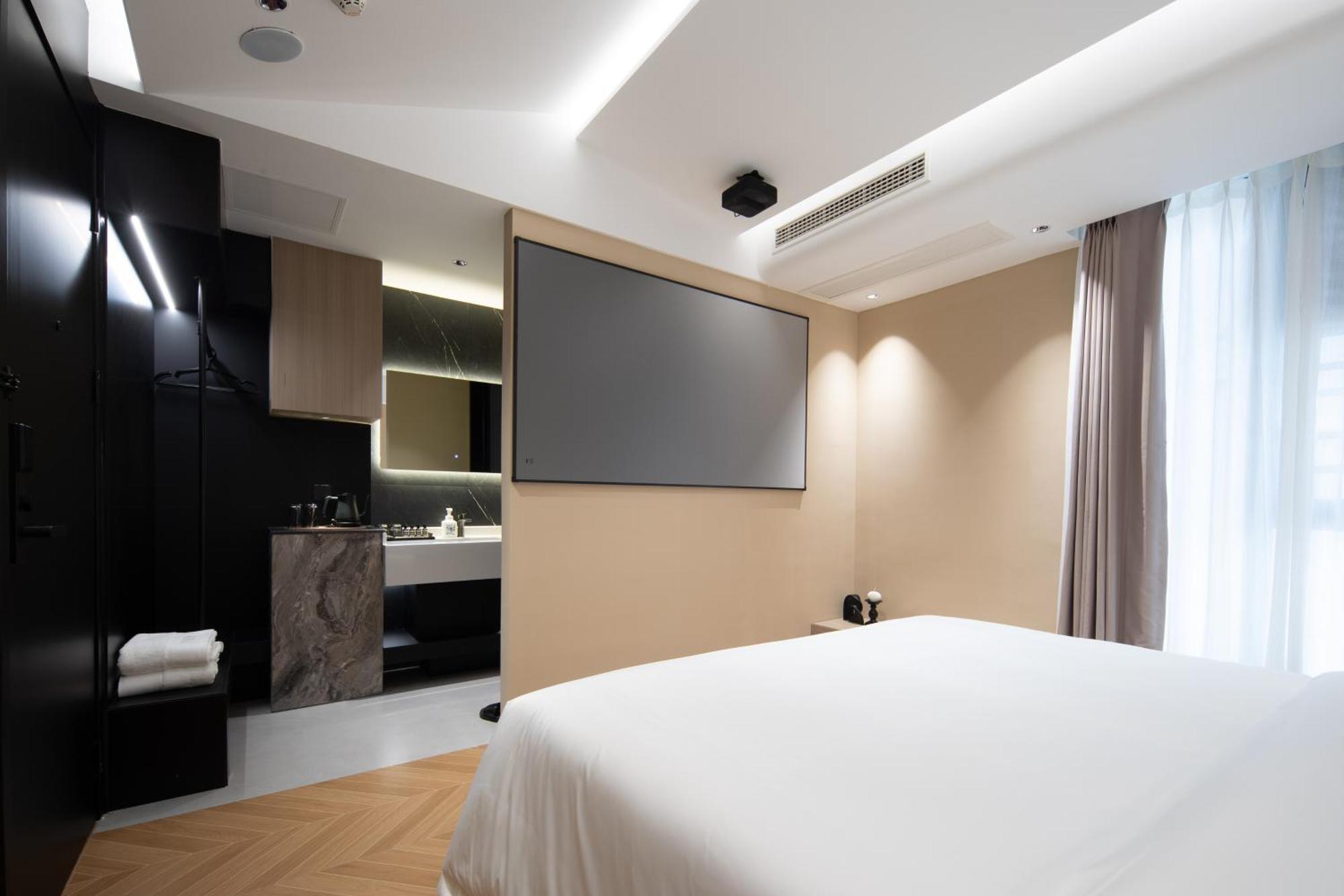 See You Soon At The Ritz Rose Summer Hotel Sanya Exterior photo