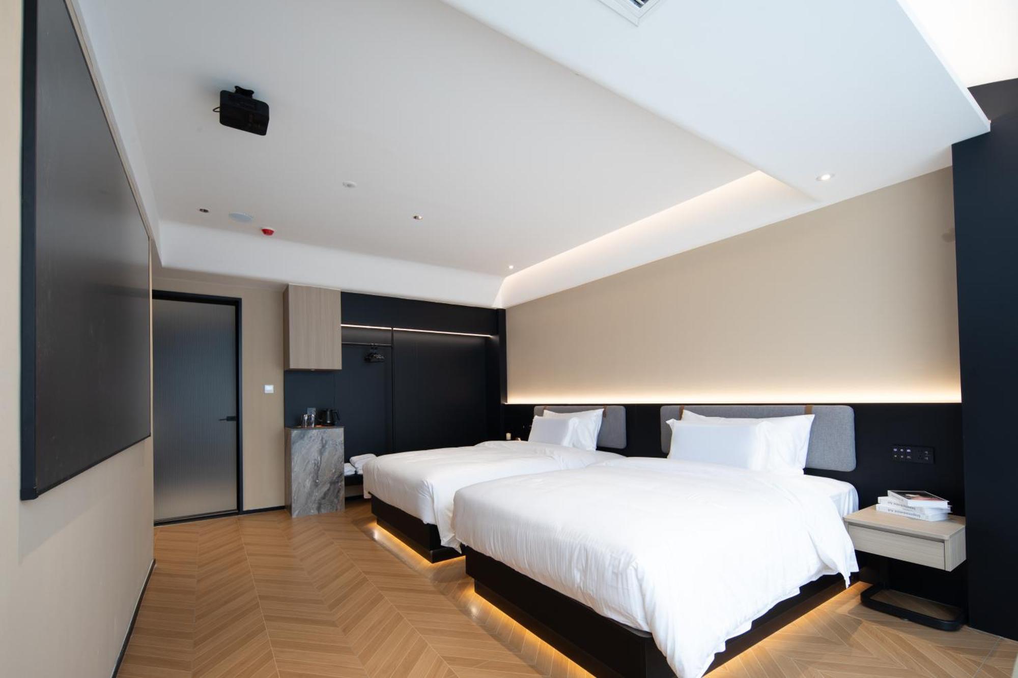 See You Soon At The Ritz Rose Summer Hotel Sanya Exterior photo